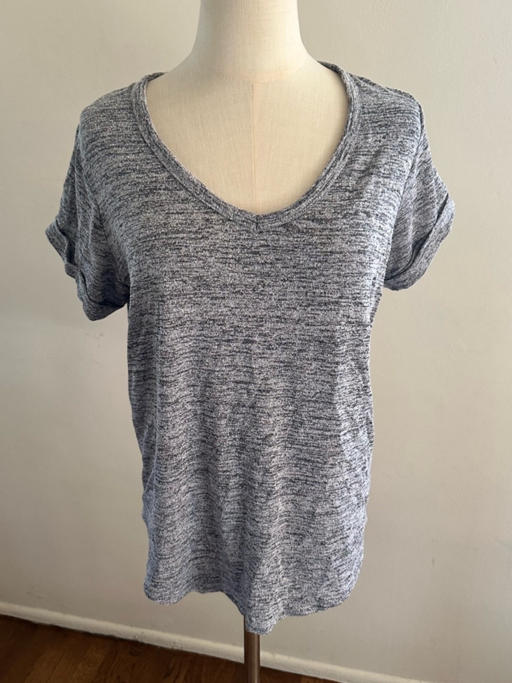 Cotton On Marled Gray V-Neck Short Sleeve Tee